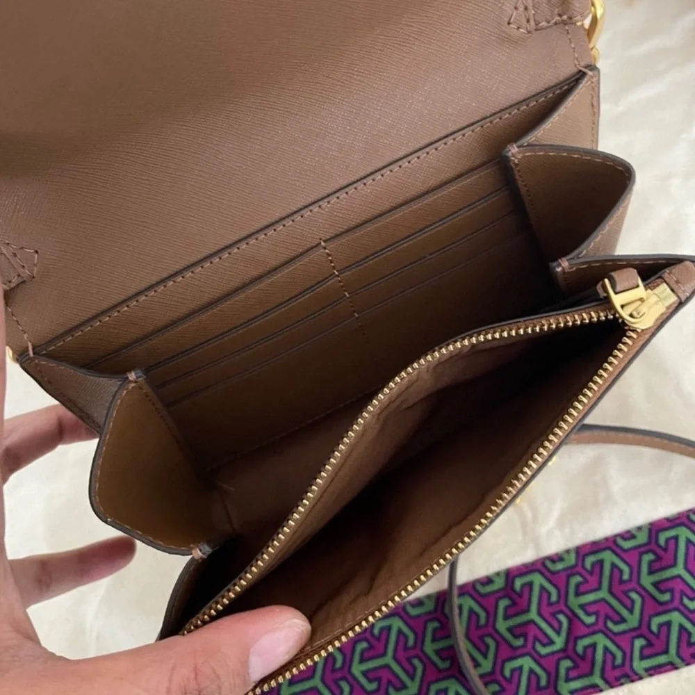 New tory burch Emerson chain wallet crossbody in moose color